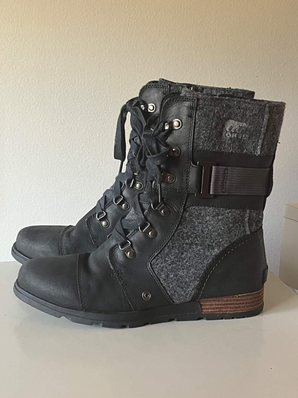 Sorel Major Carly Boots Black Grey Sz 10 Mid Calf Combat Buckles Zip